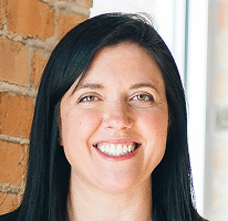 Sophie Hartwell, responsabile dell'assistenza clienti di un team di supporto, ritratto.